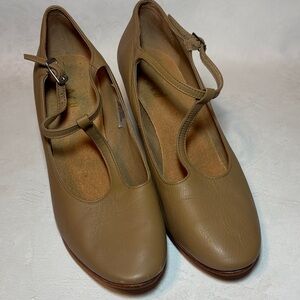 Bloch Women’s Ballroom Dance Nude T-Strap Leather Shoes, size 10